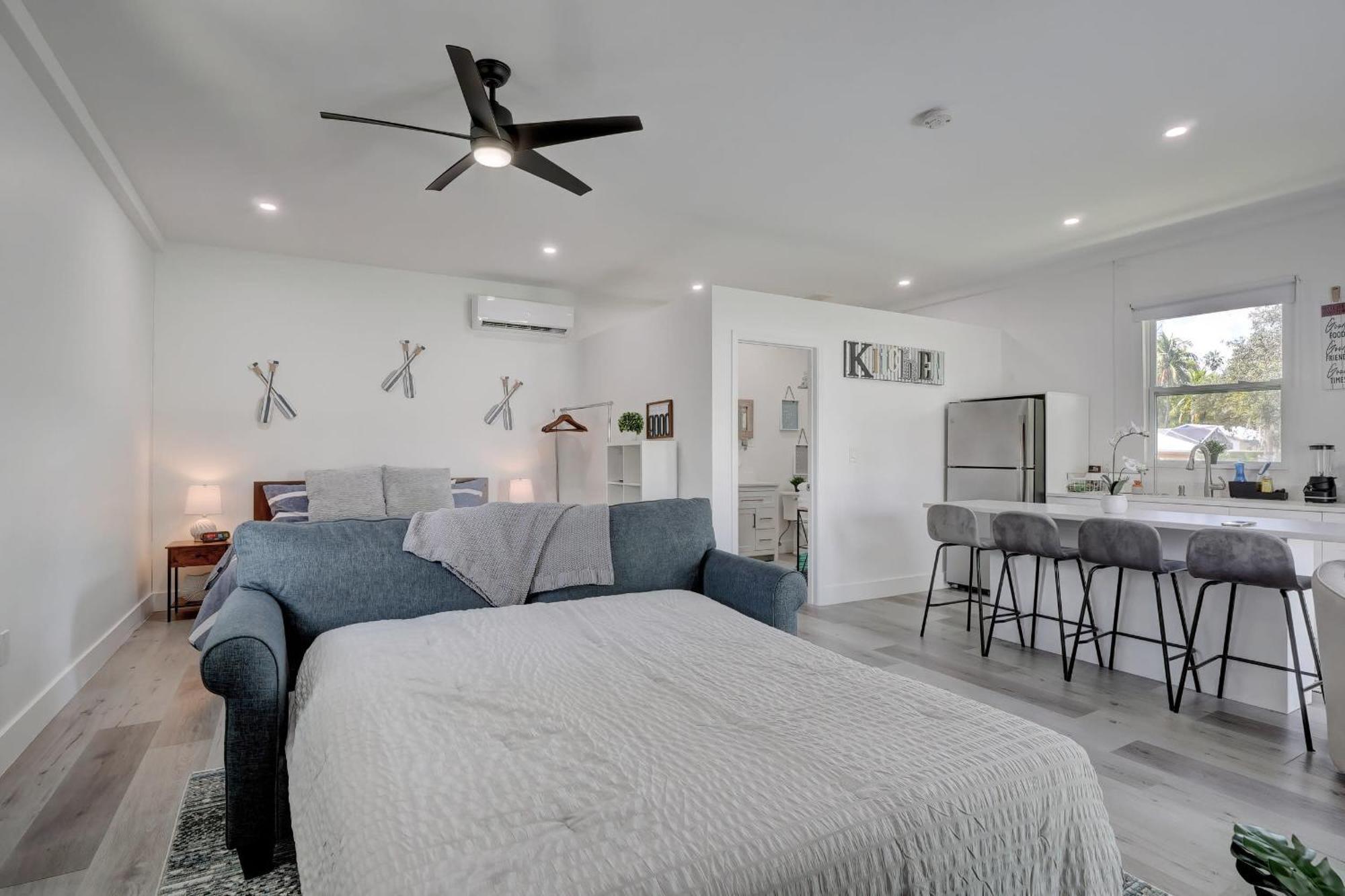 Charming Downtown Retreat With Private Units Villa Bonita Springs Dış mekan fotoğraf