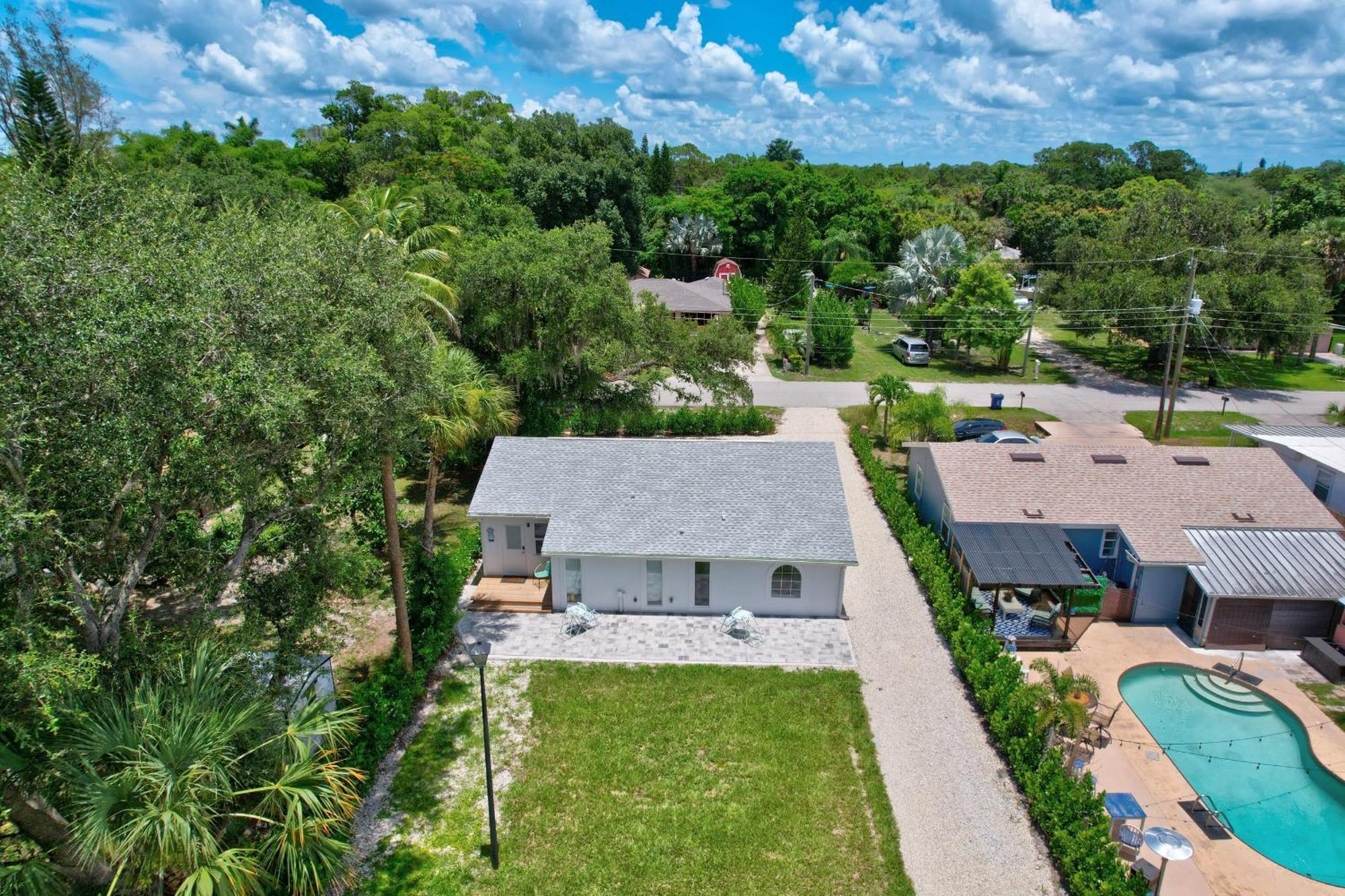 Charming Downtown Retreat With Private Units Villa Bonita Springs Dış mekan fotoğraf