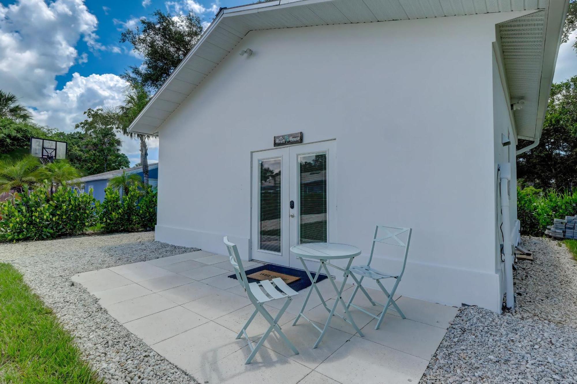 Charming Downtown Retreat With Private Units Villa Bonita Springs Dış mekan fotoğraf