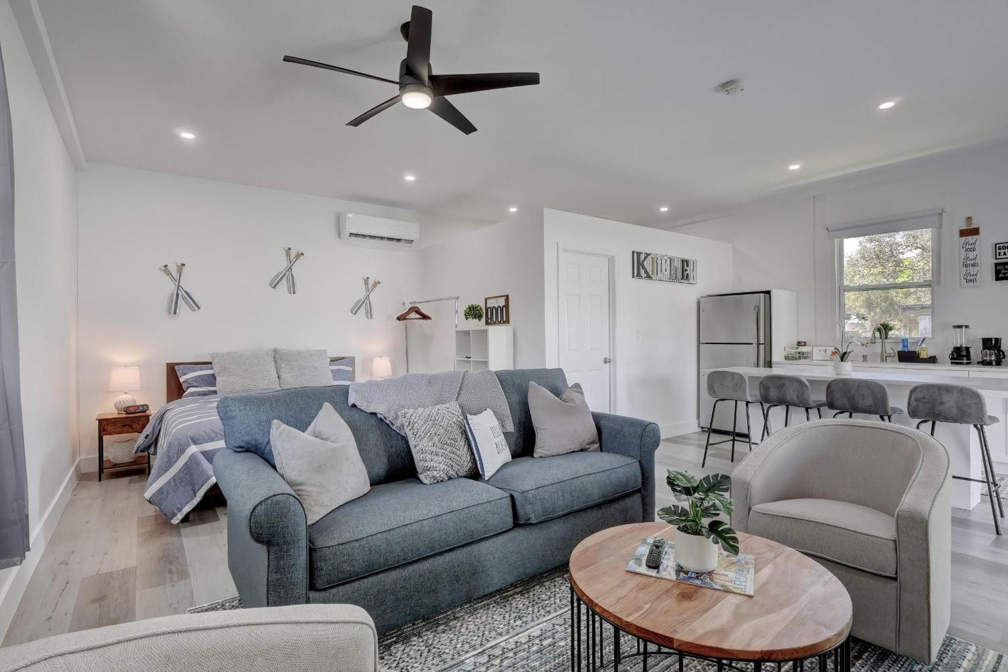Charming Downtown Retreat With Private Units Villa Bonita Springs Dış mekan fotoğraf