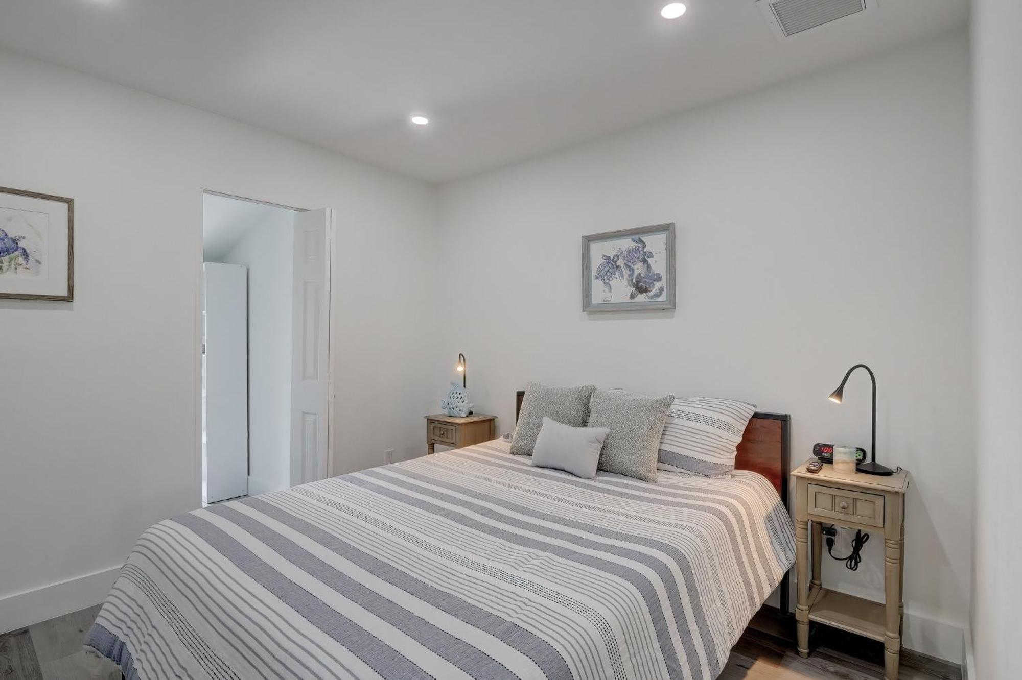 Charming Downtown Retreat With Private Units Villa Bonita Springs Dış mekan fotoğraf