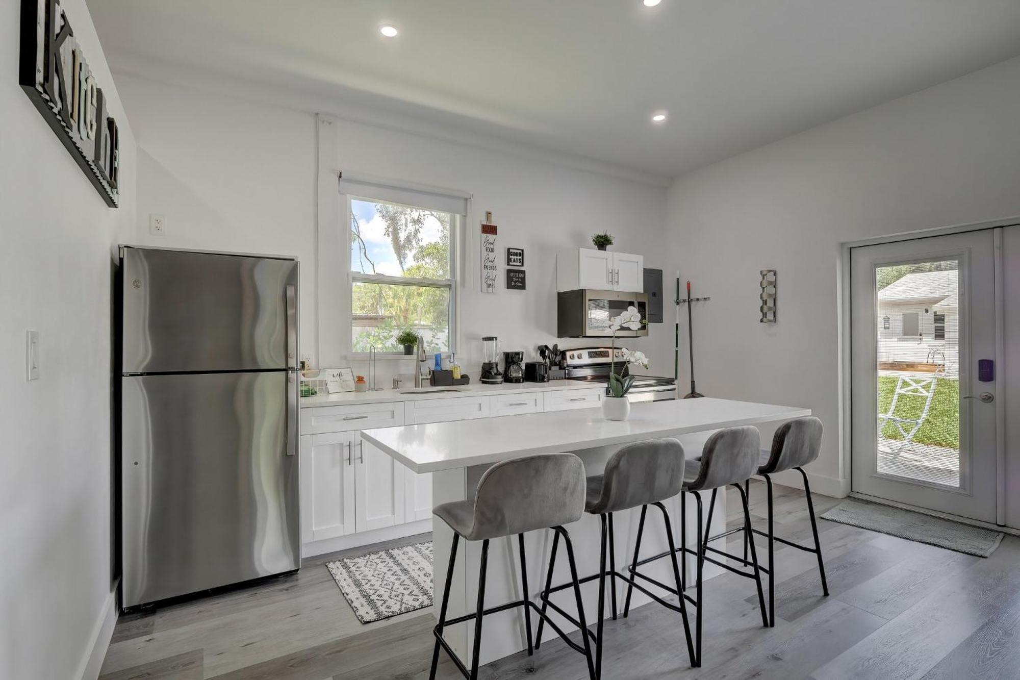 Charming Downtown Retreat With Private Units Villa Bonita Springs Dış mekan fotoğraf