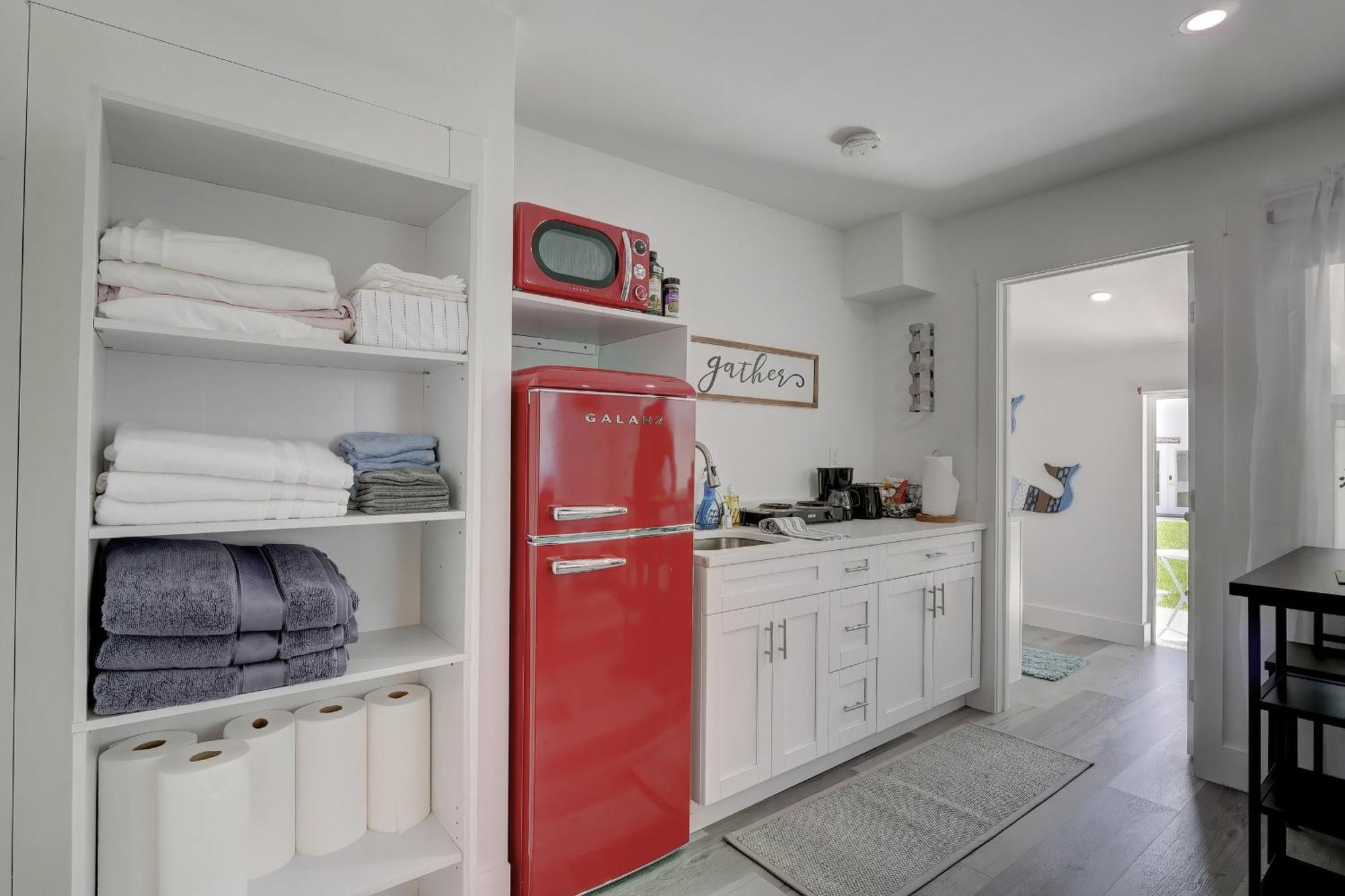 Charming Downtown Retreat With Private Units Villa Bonita Springs Dış mekan fotoğraf