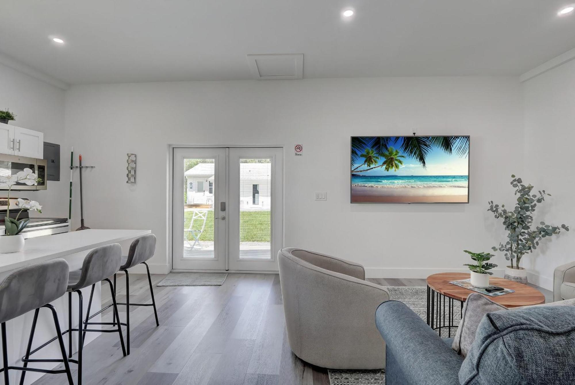 Charming Downtown Retreat With Private Units Villa Bonita Springs Dış mekan fotoğraf
