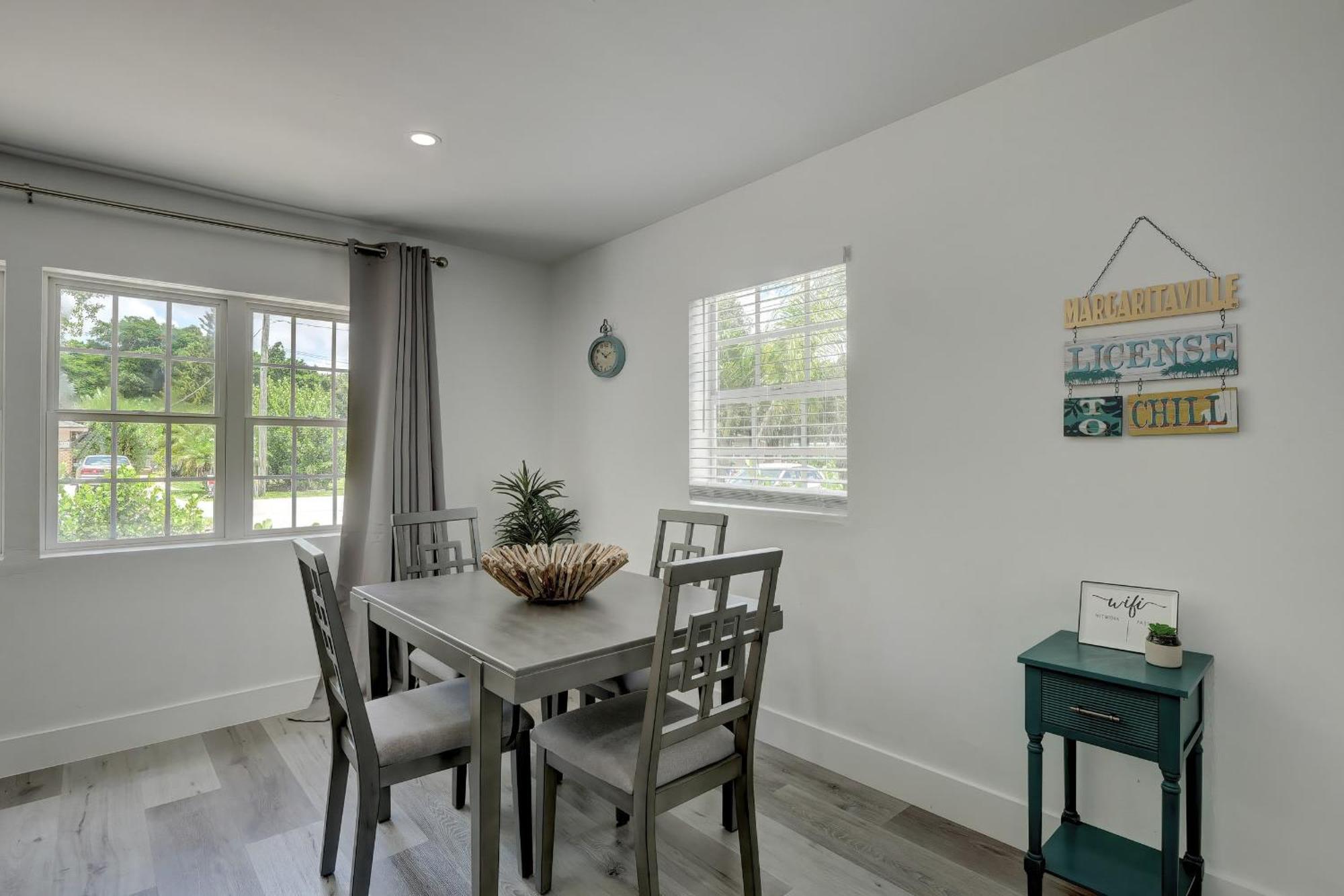 Charming Downtown Retreat With Private Units Villa Bonita Springs Dış mekan fotoğraf